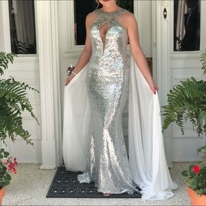 Looking for classy but sexy?! This one is for you!